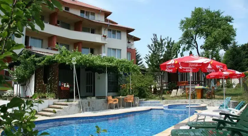 Варна: Efos Bungalows