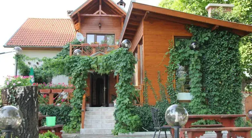 Самоков: Orehite Guest House