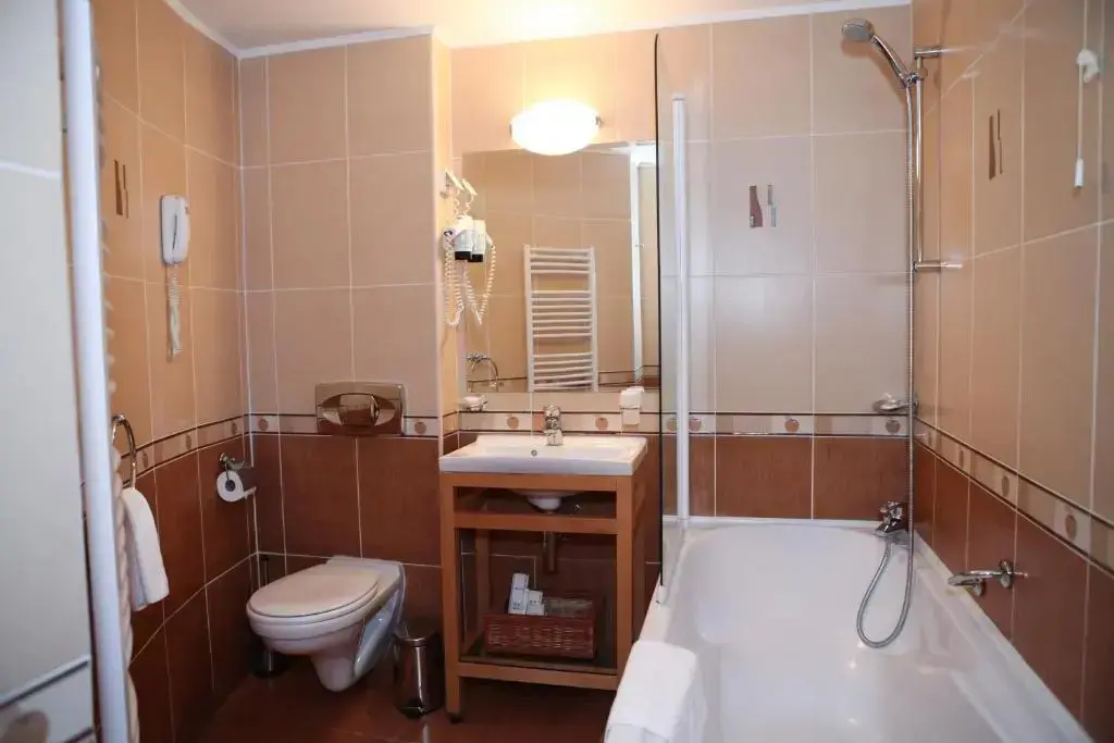 Карджали: Hotel Perperikon