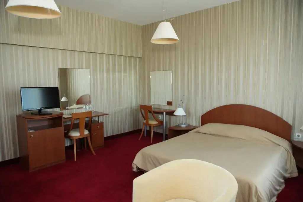 Карджали: Hotel Perperikon