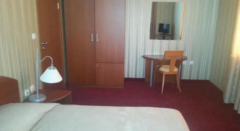 Карджали: Hotel Perperikon