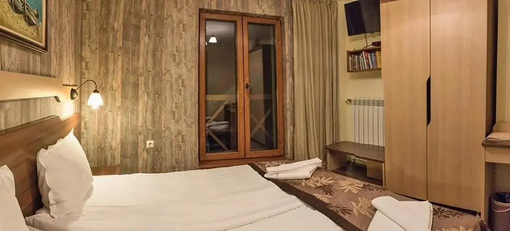 Боженци: Family Hotel Balkanci