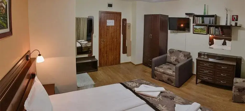 Боженци: Family Hotel Balkanci