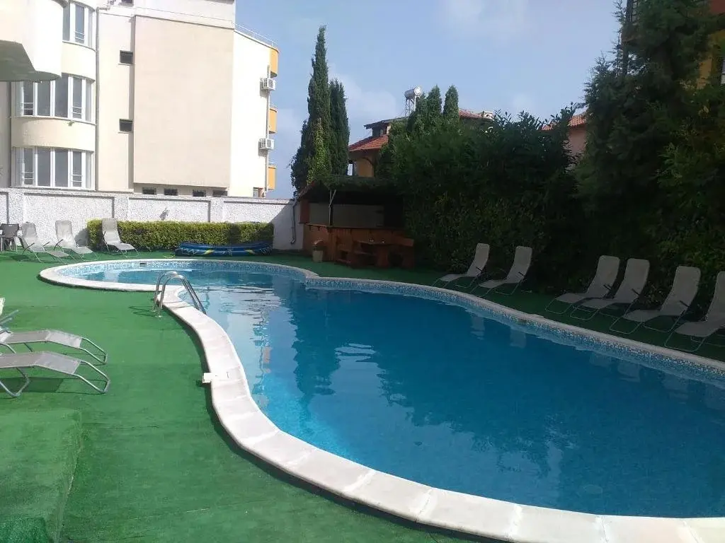 Равда: Lucky Family Hotel Ravda