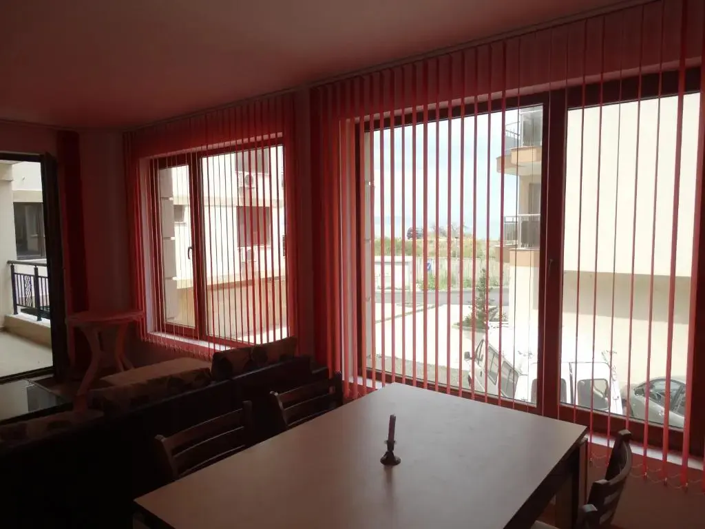 Поморие: Flat Lora Pomorie