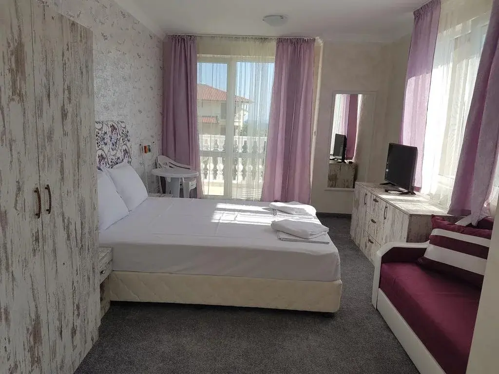 Ахелой: Family Hotel Provence
