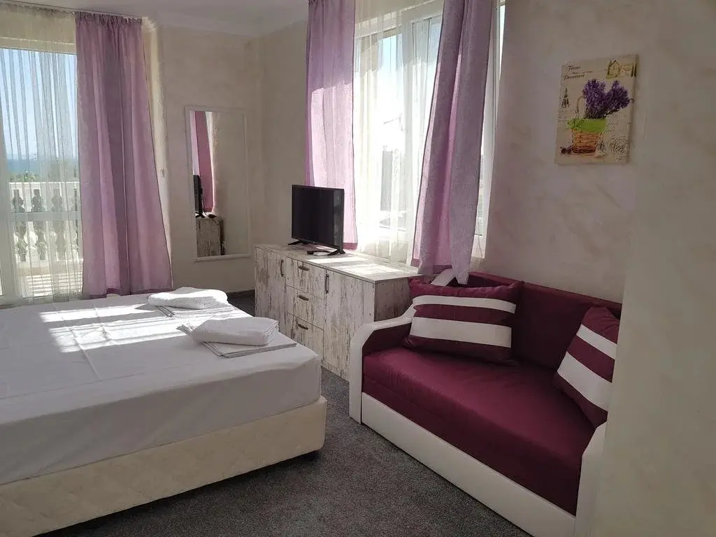 Ахелой: Family Hotel Provence