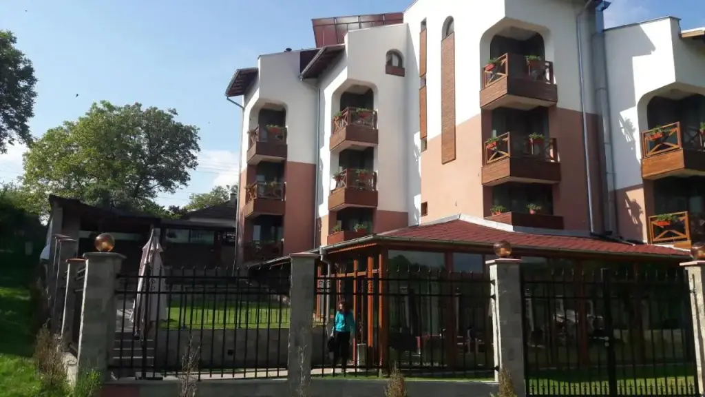 Заселе: Lakata Guest House