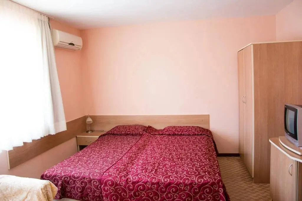 Черноморец: Hotel Debi