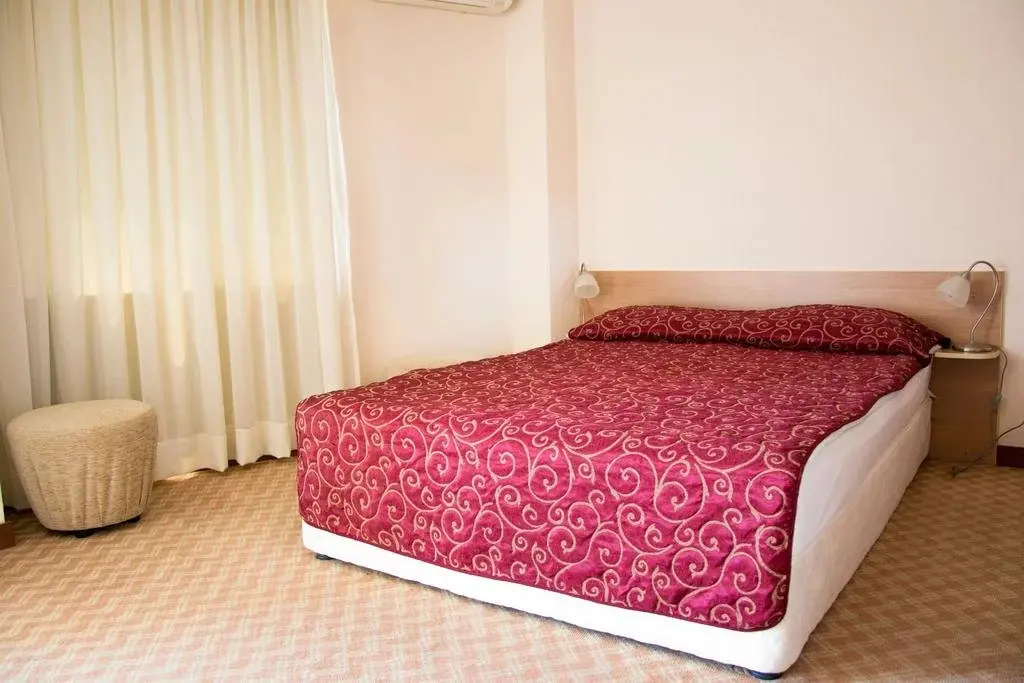 Черноморец: Hotel Debi