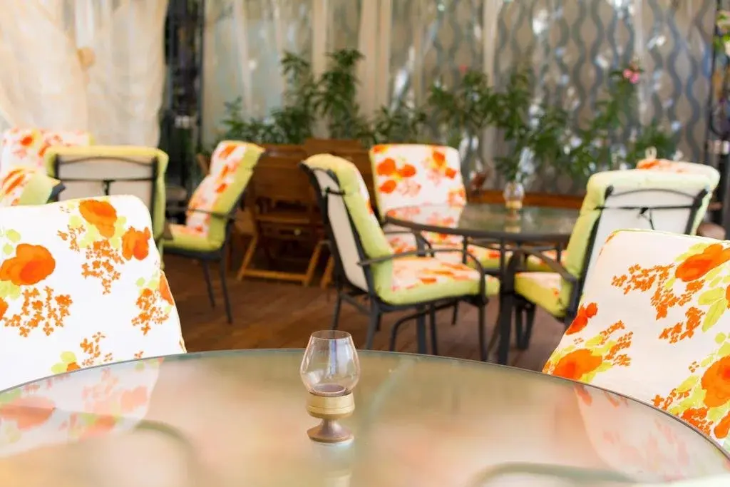 Черноморец: Hotel Debi