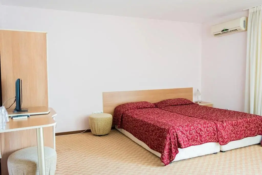 Черноморец: Hotel Debi