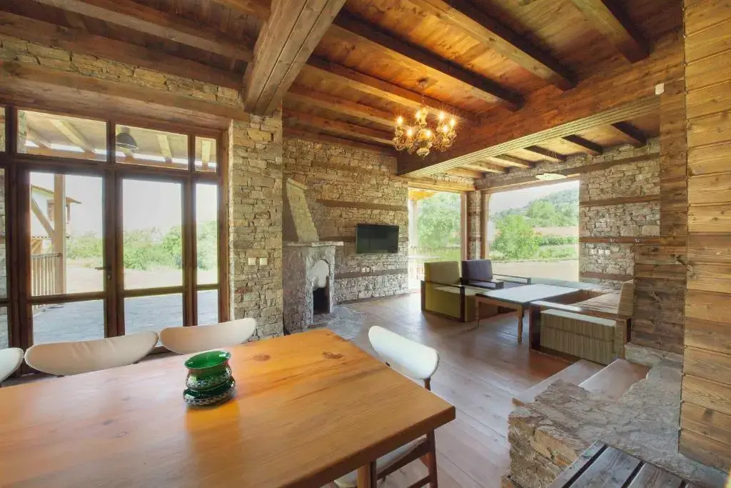 Лещен: Leshten Guest Homes