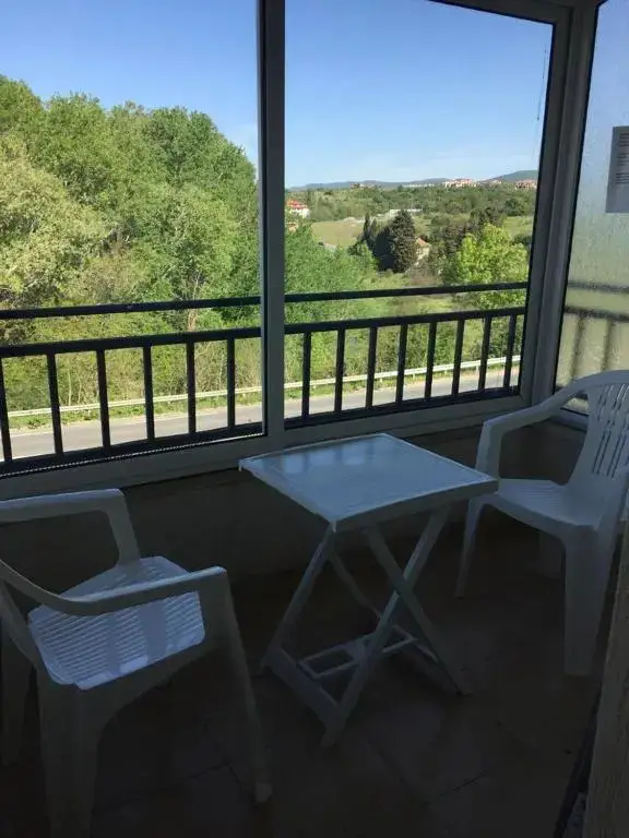 Цагери: Sunny Beach Hills Private Apartment