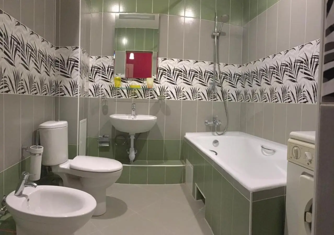 Уфа: 2-rooms Apartments in Centre