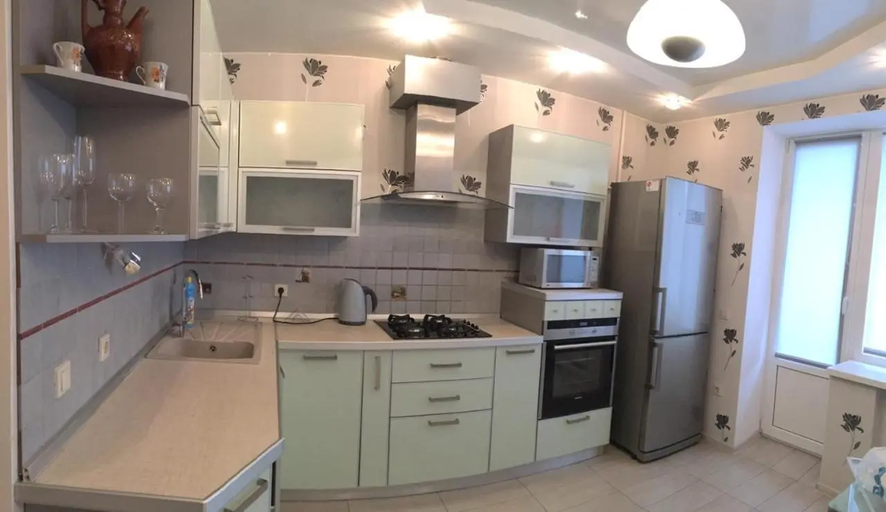 Уфа: 2-rooms Apartments in Centre