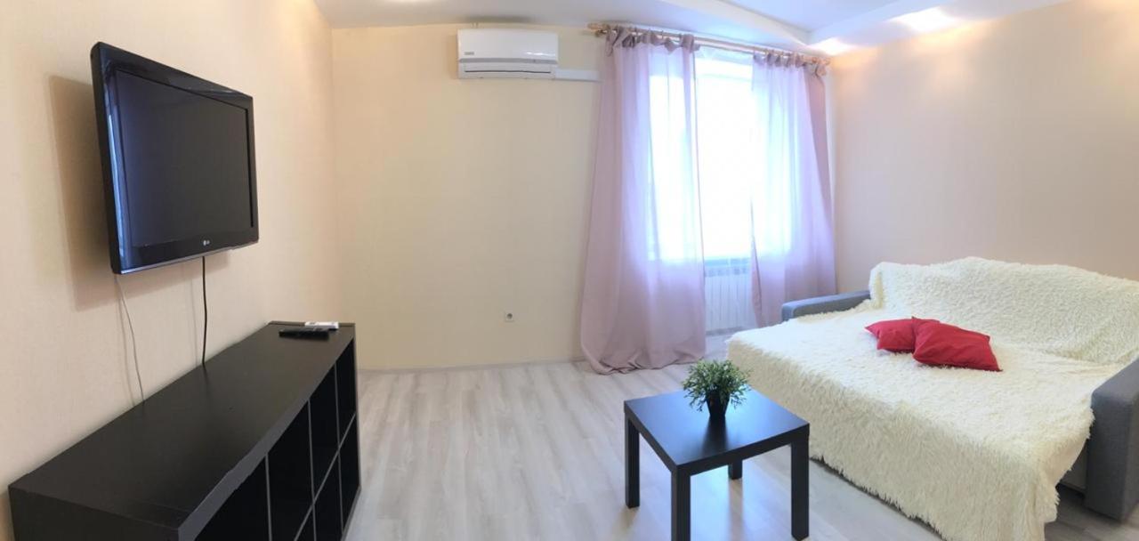 Уфа: 2-rooms Apartments in Centre