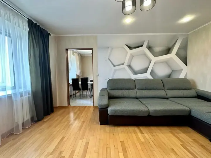 Самара: EasyRent Аэродромная,72а