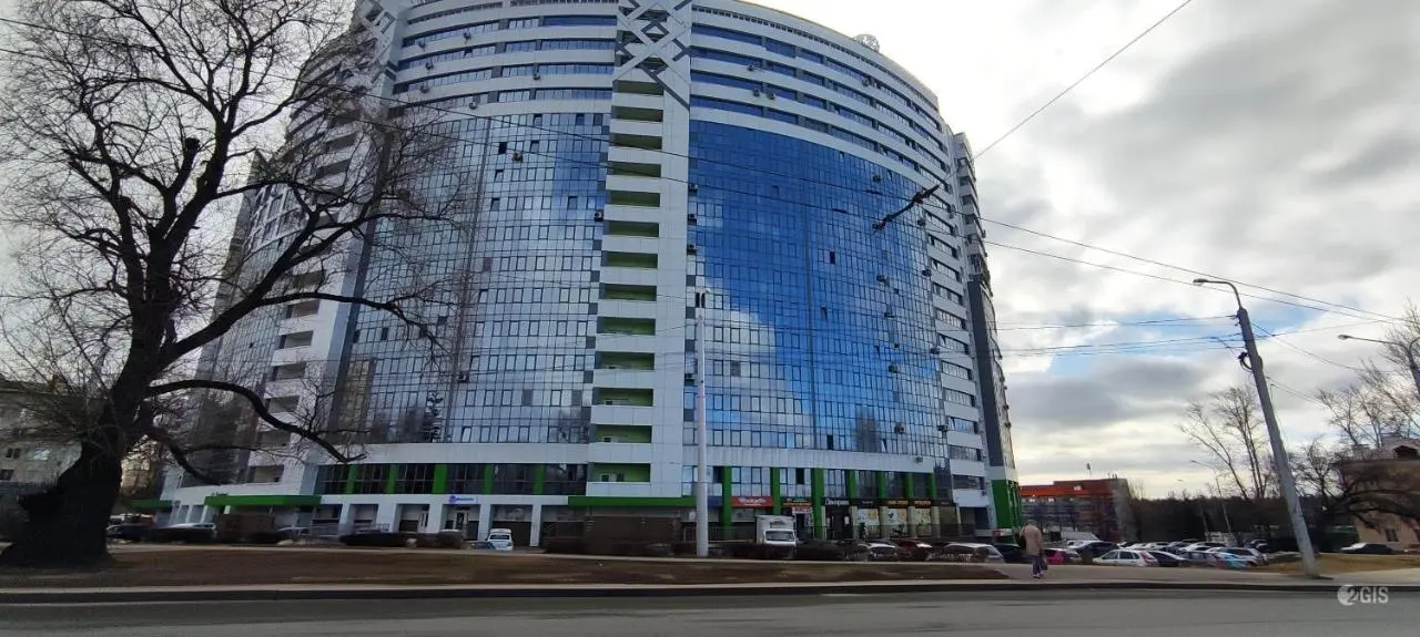 Уфа: Видовые апартаменты на Комарова 8