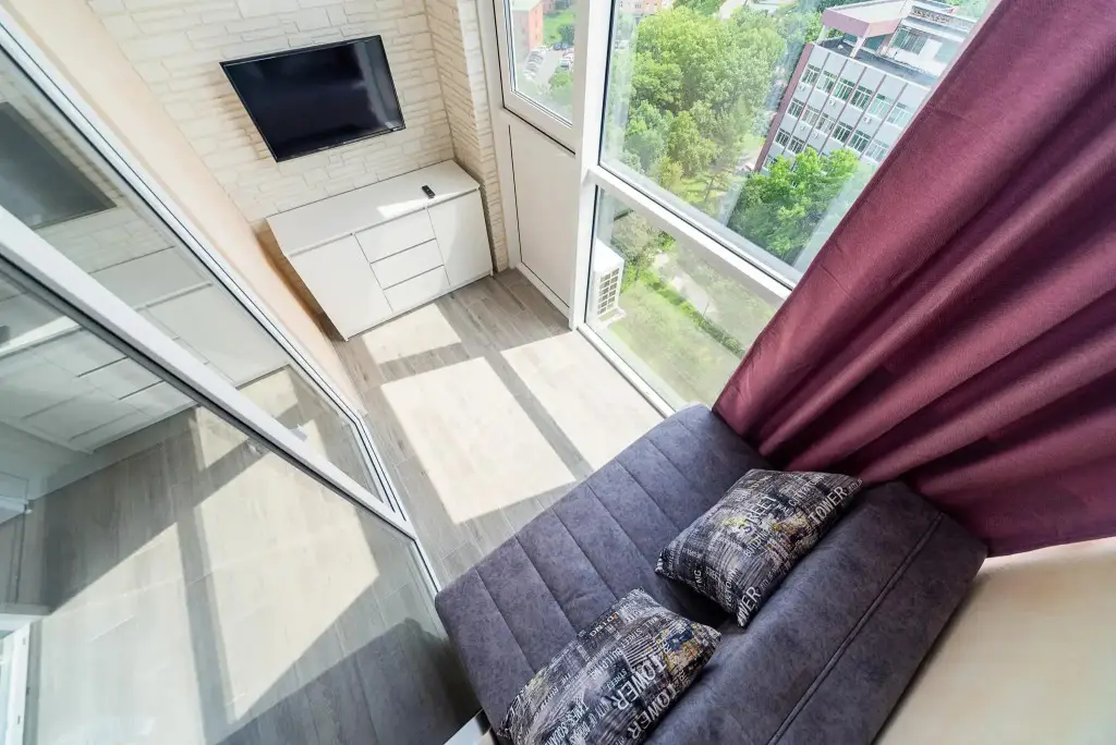 Владивосток: Well Apartments (Вэлл Апартментс) на улице 100-летия Владивостока 163