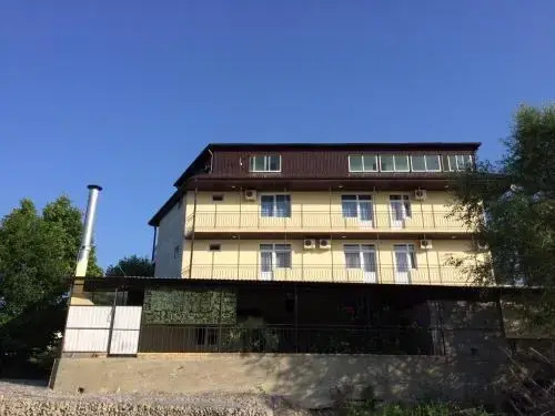 Yuzhny Dvorik Guest House — фото 1