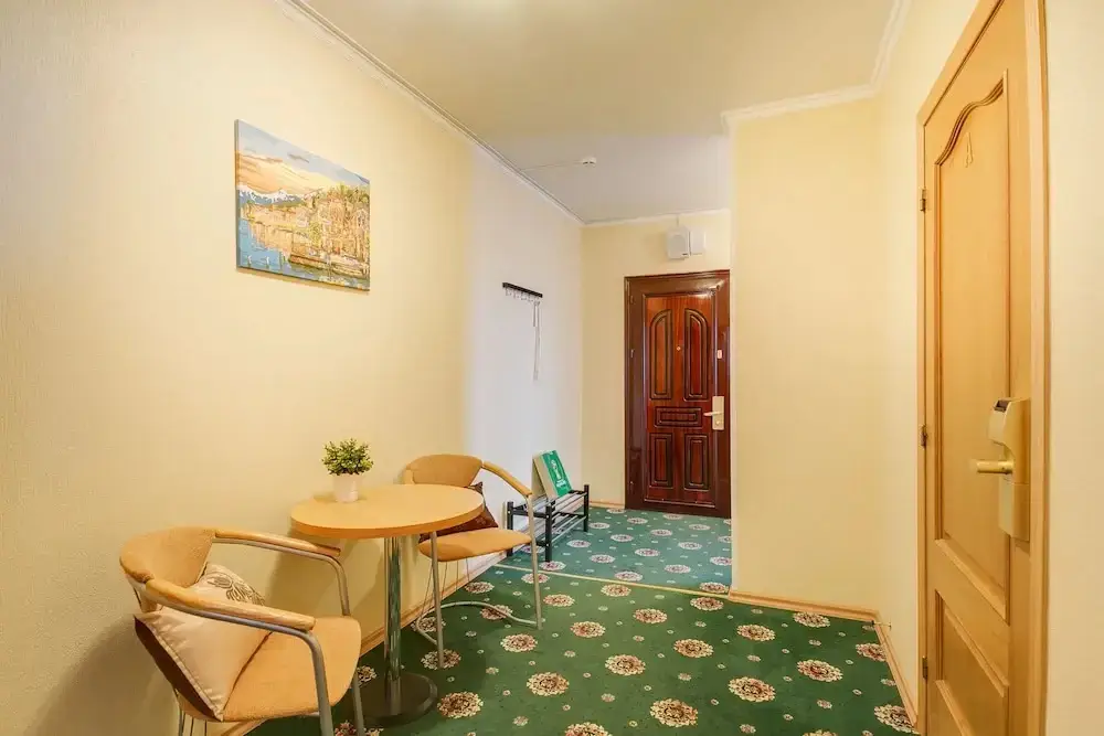 Москва: 41 Orekhovo 3 Bedroom Apartment near Tsaritsyno Park