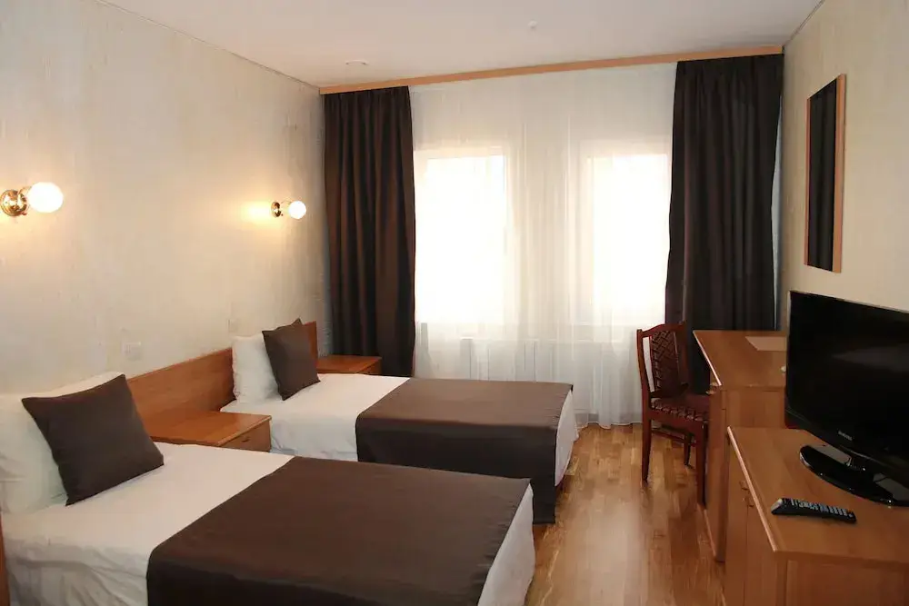Дмитров: Hotel4crowns