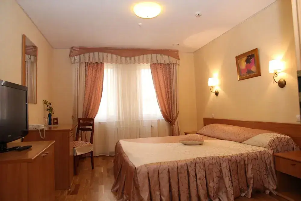 Дмитров: Hotel4crowns