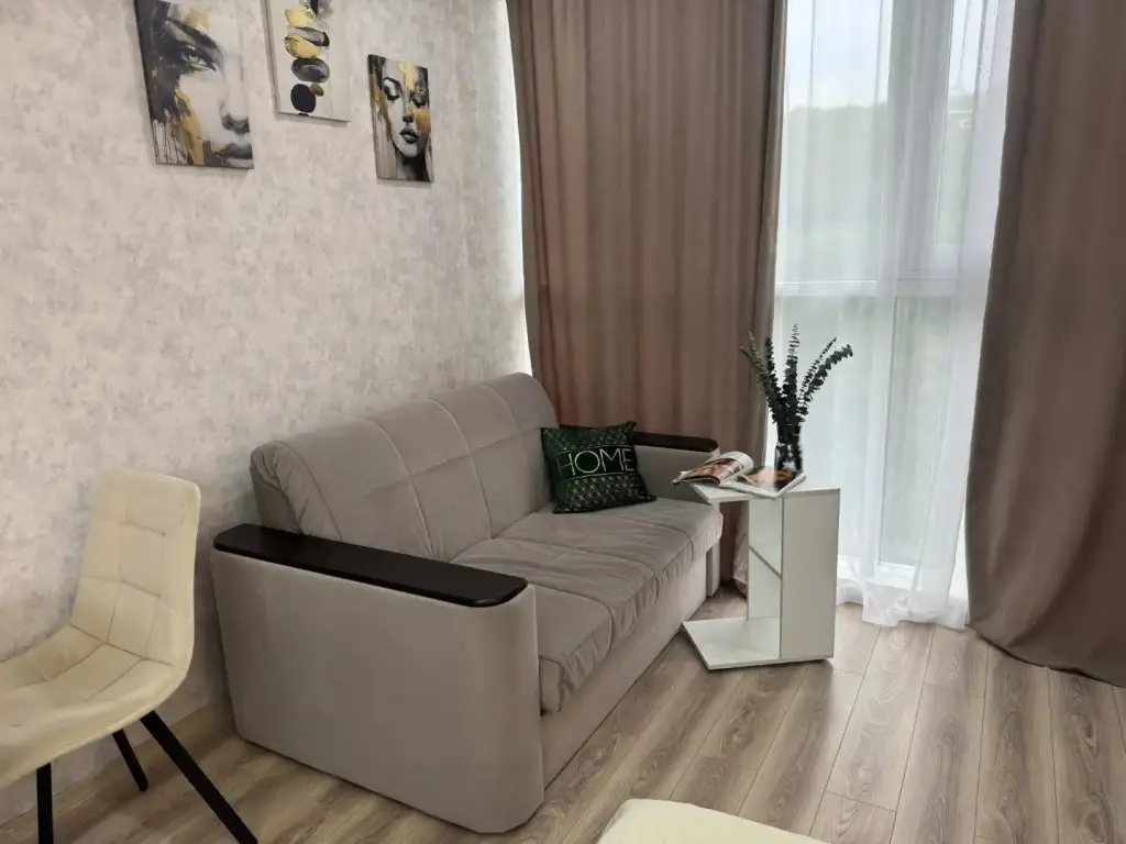 Владивосток: Квартира Зелёный Бульвар 25 180