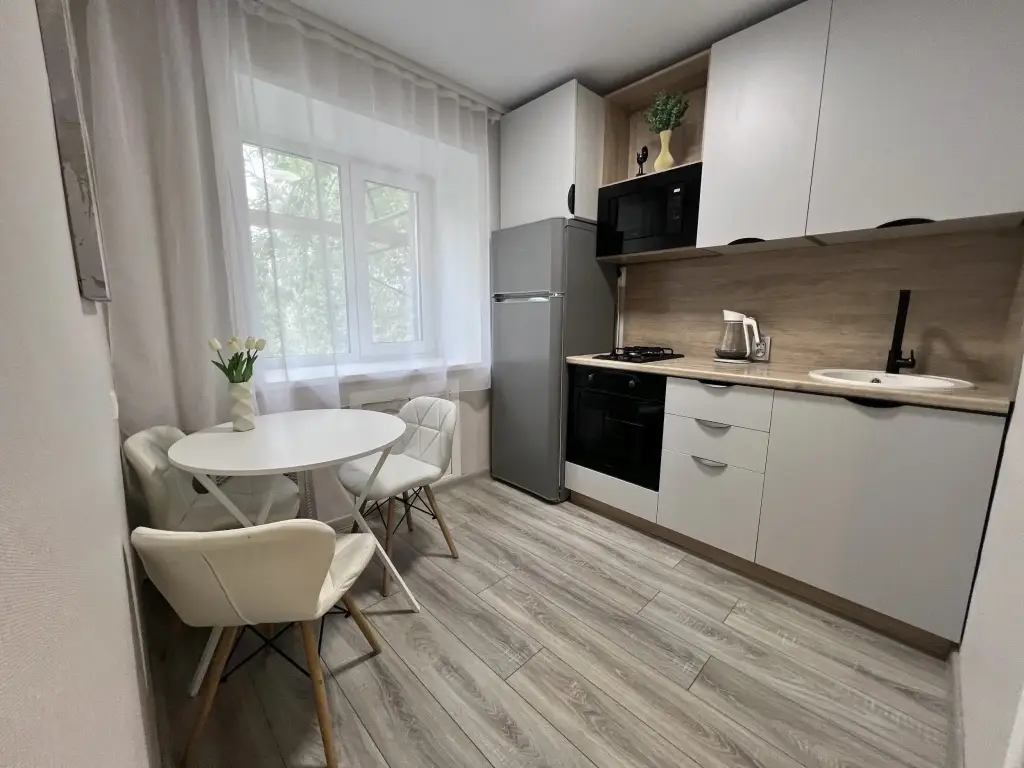 Екатеринбург: Квартира Двухкомнатная на Бажова 127