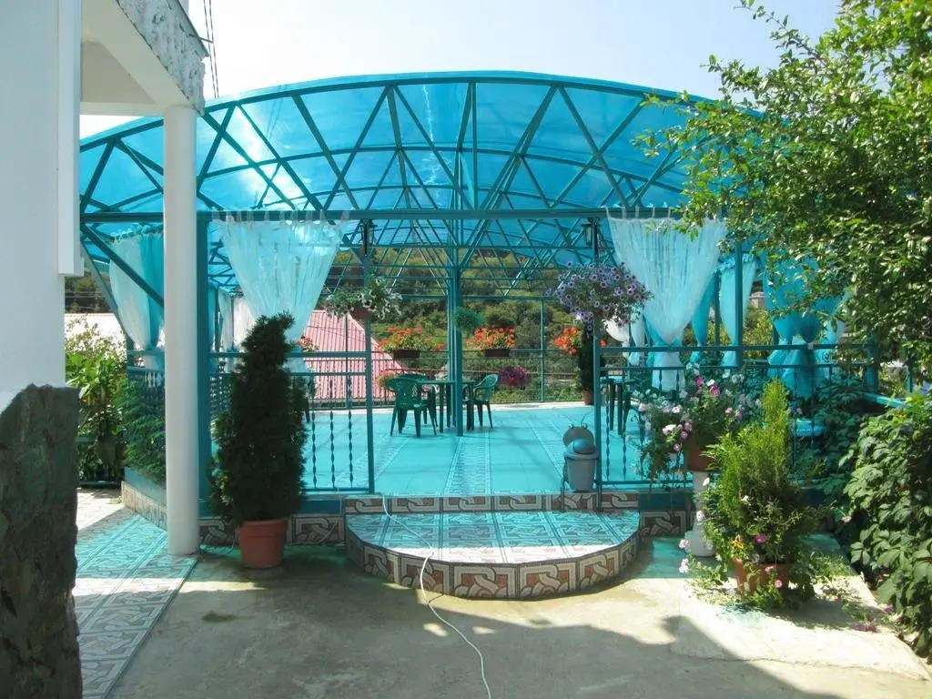 Лоо: Alex Palace Mini Hotel
