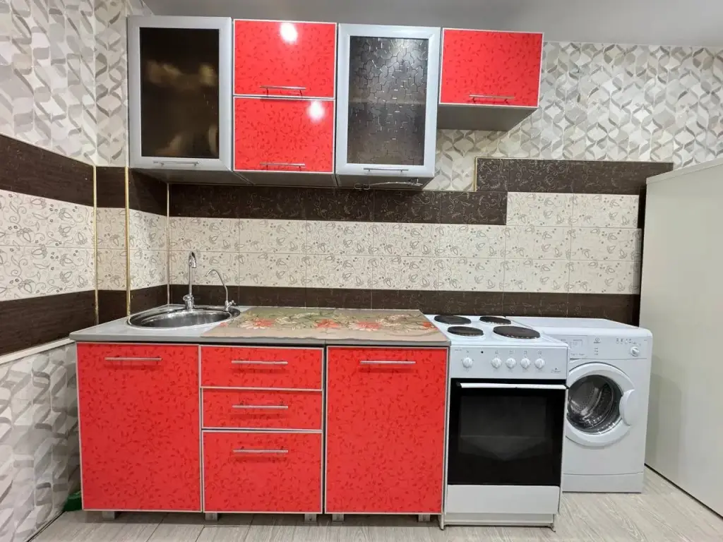 Красноярск: Квартира 3х Комнатная на Светлогорской 33