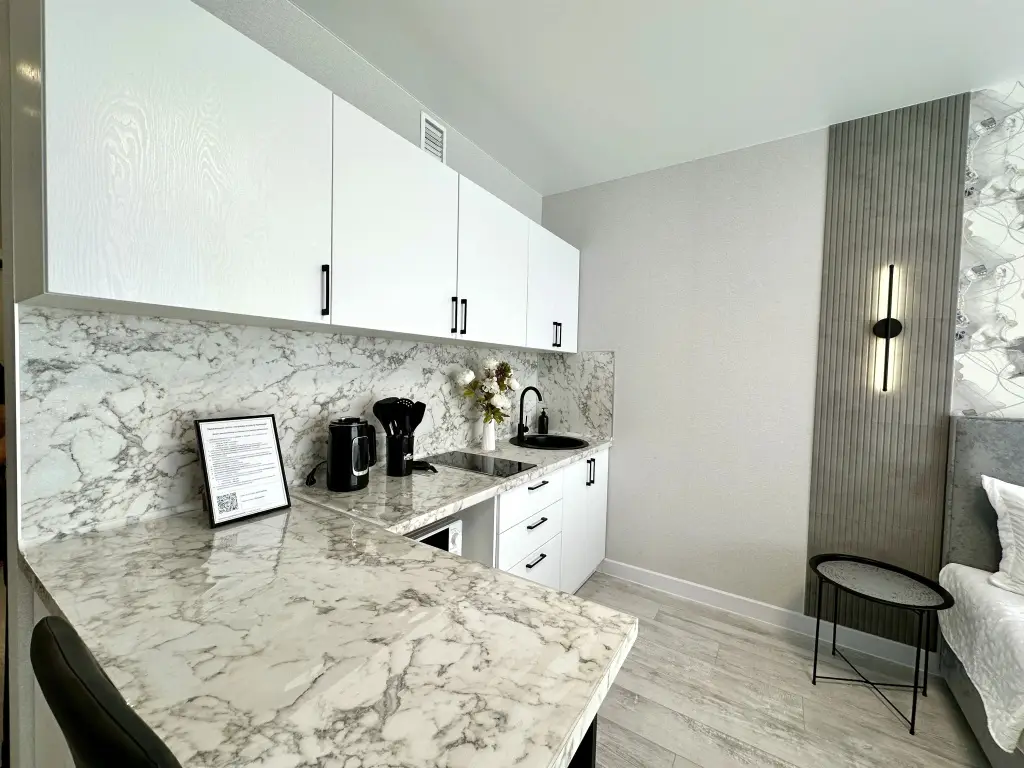 Ульяновск: Квартира Enigma Apartments - Студия с панорамным видом на набережную и реку Свияга