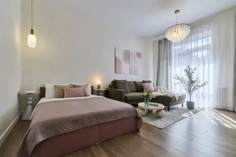 Апартаменты FlatStay с Балконом и Новым Ремонтом — фото 1
