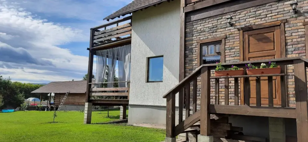Белокуриха: Мебелировванные комнаты Townhouse Klenovy