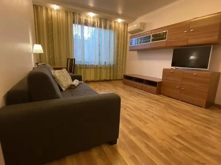 Уфа: Квартира Уютная на Гафури 54