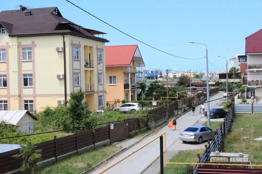 Сочи: Апартаменты на ул. Камышовой, 41, кв. 19