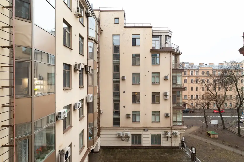 Санкт-Петербург: Квартира в Клубном Доме в Историческом Тихом Центре Города