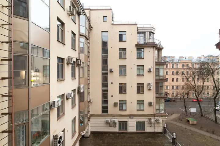 Санкт-Петербург: Квартира в Клубном Доме в Историческом Тихом Центре Города