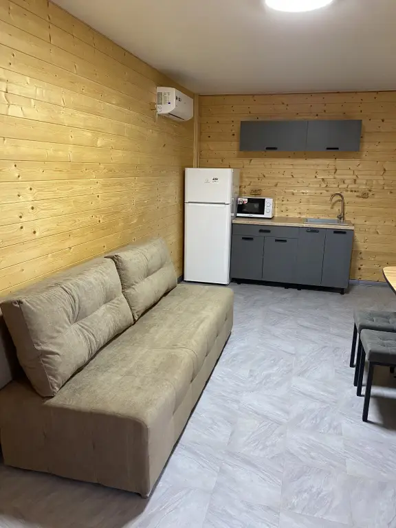 Поповка: Гостевой дом Golden House