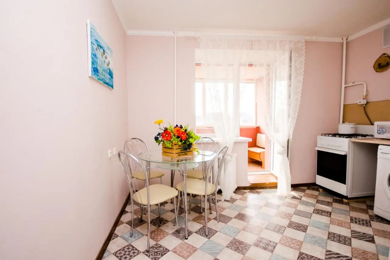Уфа: Apartment "Kvartirniy Vopros" Stroiteley 8
