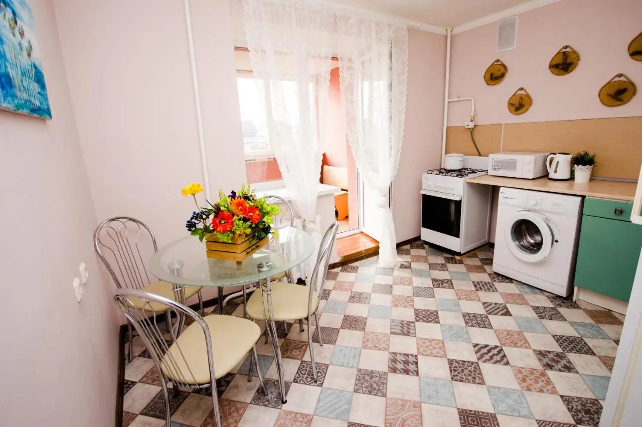 Уфа: Apartment "Kvartirniy Vopros" Stroiteley 8