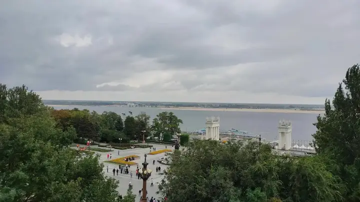Волгоград: Квартира С Видом На Волгу И Фонтан Дружбы Народов