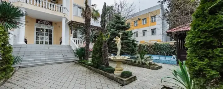 Сочи: Бристоль