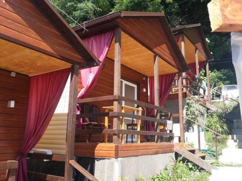 Сочи: Domiki v Sochi dlja otdyha Bungalow Volkonka City
