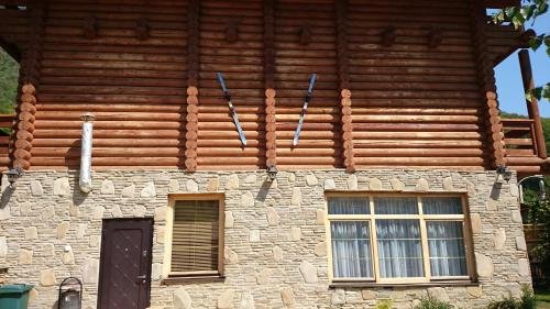 Красная Поляна: Chalet Kbaade