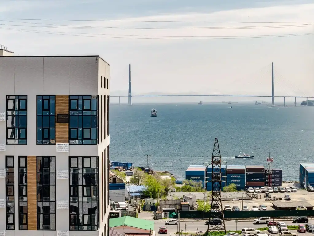 Апартаменты Amur Sky Панорама Русского моста — фото 1