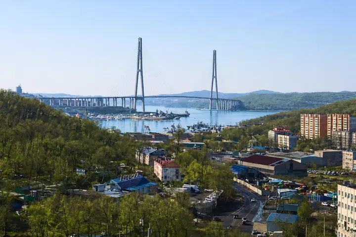 Владивосток: Квартира Солнечная с видом на мост в новом ЖК Меридианы Улисса