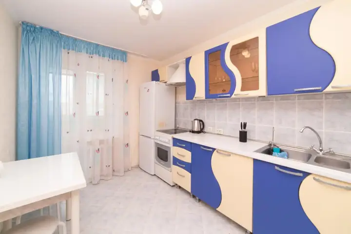 Тюмень: Ночник на улице Водников