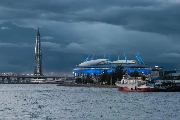 Санкт-Петербург: Квартира Современная студия в стиле лофт с большими окнами в пол